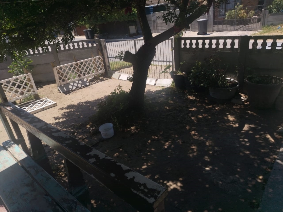 2 Bedroom Property for Sale in New Macassar Western Cape